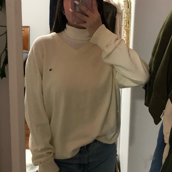 VINTAGE TOMMY HILFIGER CREAM V-NECK SWEATER - Picture 1 of 4